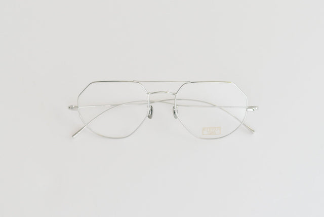 70年代のデコラティブなデザインを落とし込んだツーブリッジ。EYEVAN7285の新作「1007」が入荷しました!