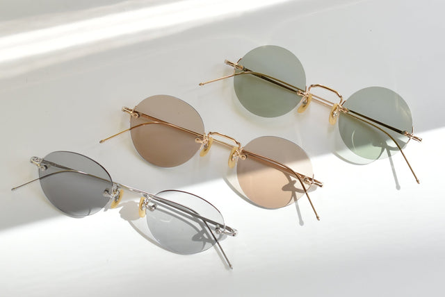 今の時代にこそ、普遍的なリムレスを。