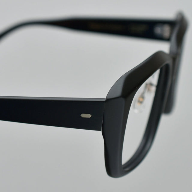 Grapes & Celadon | グレープス アンド セラドン GC010   matte black (blinc vase別注色)