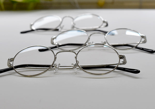 かつての高級な眼鏡素材、サンプラチナの眼鏡が入荷しました。